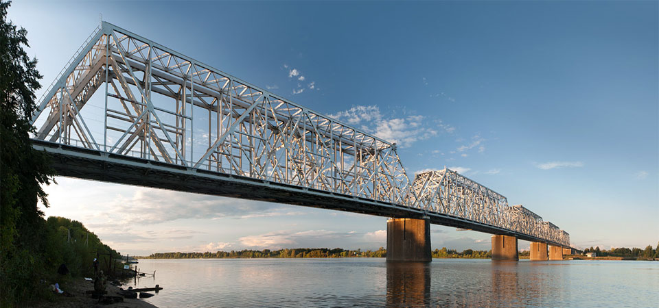 Железнодорожный мост через Волгу